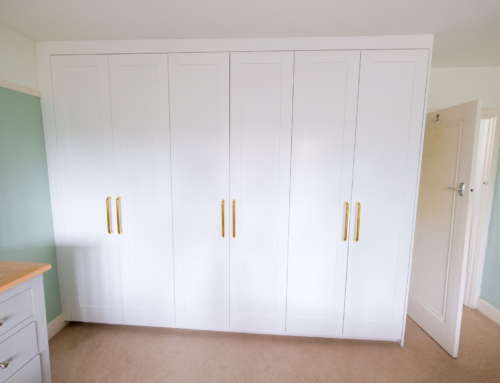 Sliding Doors vs Hinged Doors – A Professional Carpenter’s Perspective